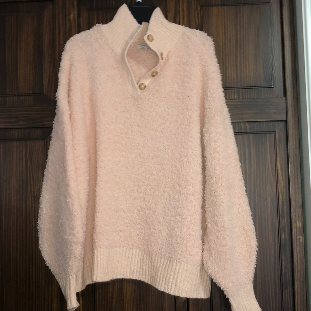 Fuzzy AE sweater XS